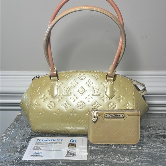 Louis Vuitton Vernis Handbag - Picture 1 of 15
